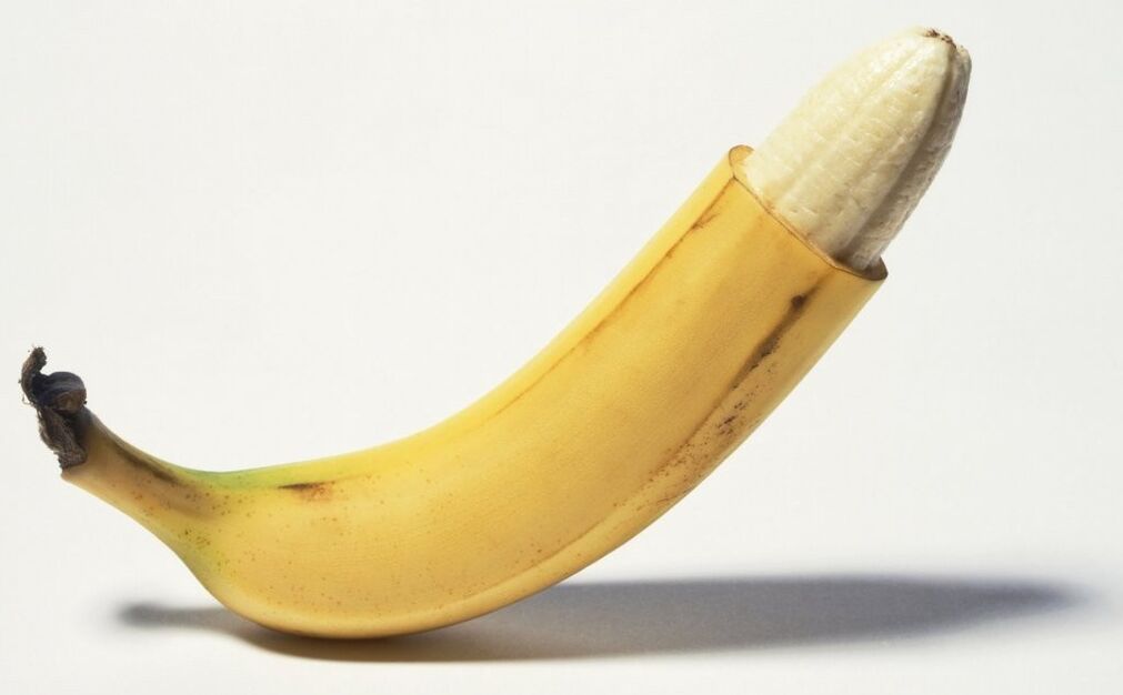 la banana imita il cazzo e l'allargamento