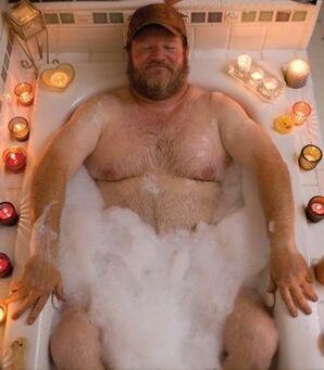 Fare un bagno alcalino con la soda può rendere il tuo pene più grande